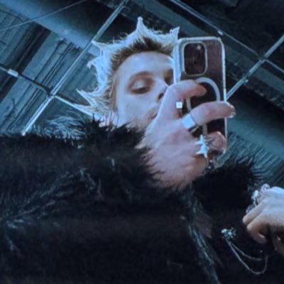 SEXANDASMOKE's profile picture. 