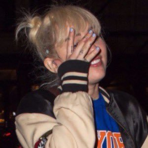 zjmreinado's profile picture. bonita, deprimida e problemática