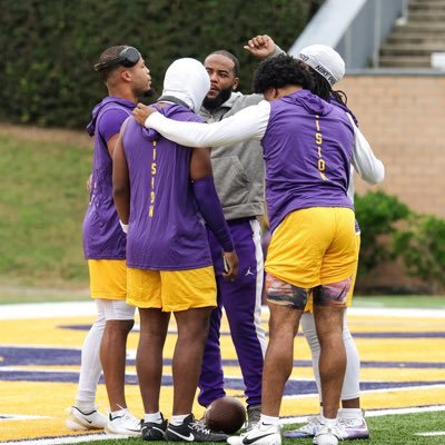 DaVonSmith11's profile picture. Running back coach @ BC🐯. #clearcreekalum #Benedictalum. #LOW🎈