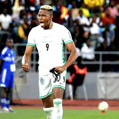 rednym's profile picture. Ikalẹ man, Melophile, Chilled 🇳🇬MUFC fan...Greatness is out there & I won't stop till I get mine! ⚖️💪🏾🧭🏆