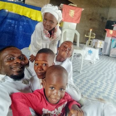 funmijoy1137084's profile picture. music lover