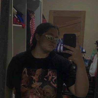 littlepilantra's profile picture. sexo, drogas, alcool e rock n’roll