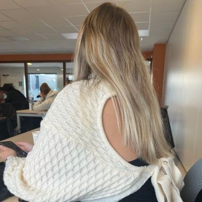 alinepatriotaa's profile picture. Política, rotina e umas malícias pra quem merece 😌
🇧🇷 Brasil acima de tudo… e eu em cima de você 🫵🏼