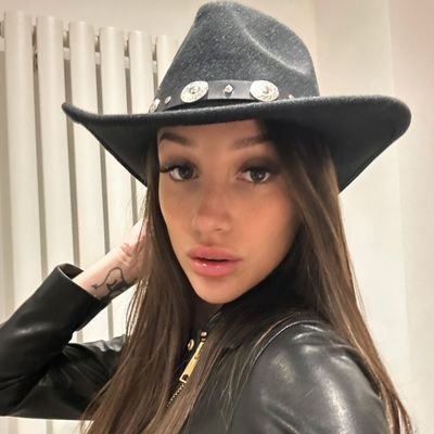 MLhush95408's profile picture. Tell me the vibe you want — dark + dominant, elegant + mysterious, playful + teasing, powerful + commanding, etc.