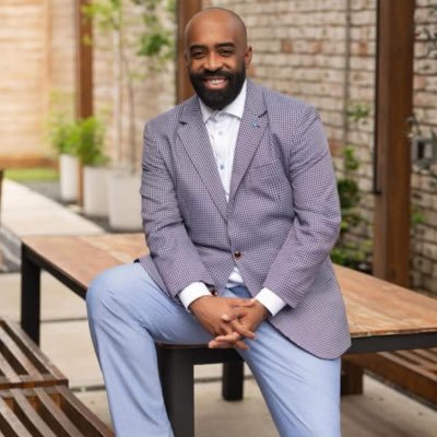 NicholasJLove's profile picture. CEO of Kulur Group | Founder of Dope Thinkers| Former @ESPN talent | #Nupe | Views are my own | Challenger | #GramFam | #Professor | Marketer