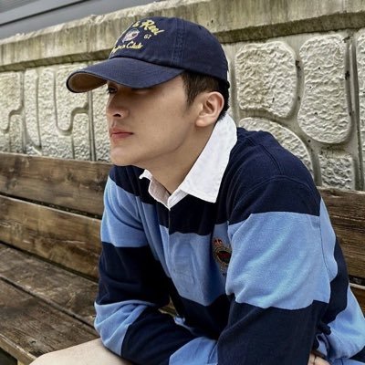 henji153's profile picture. 