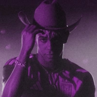 hifyia's profile picture. don't associate me with FC Barcelona (i draw sometimes)