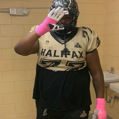 JHutchins81990's profile picture. |Halifax Academy |Class:2026🎓|6’5|335lbs|OT/DT/C|3.8GPA
