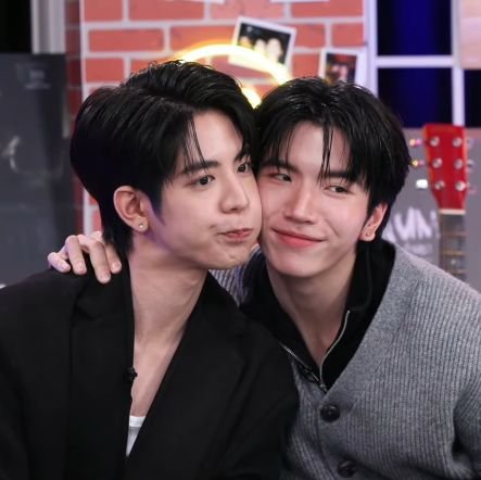 lhcsunkies's profile picture. kpop, tpop & bl yapper | rt bot lol