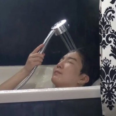 ruteeroti's profile picture. 