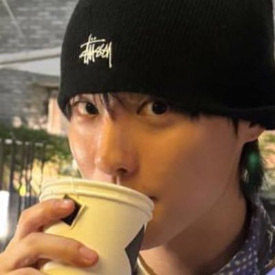 bluverrizz's profile picture. 