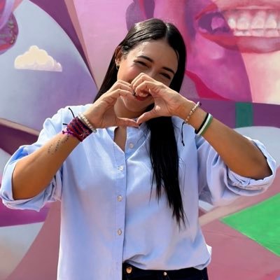 Nayleabarros's profile picture. Me dicen profe-Bailarina 💃🏽👩🏾🎙️Periodista-Especialista en Comunicación Digital-Magister en Educación para el Desarrollo Sociocultural-Bombero 🧑🏼‍🚒