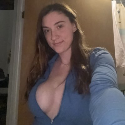 DasieDallasXO's profile picture. your favourite milf recently blossomed into a naughty girl. Cum watch me!