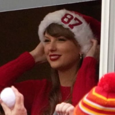 isa_swiftly13's profile picture. #SC: why can’t i be the one to give you everything you want?