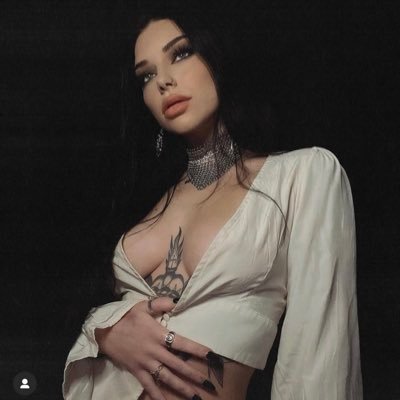 xeternalvenomx's profile picture. True friends are never apart, maybe in distance but never in heart. (Fake, 21+, OOC 30s , MC, Not girl in photos!)