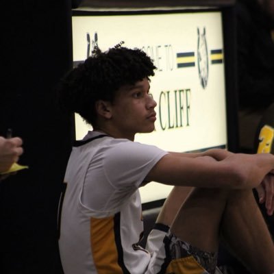 TroyJoray's profile picture. c/o 2027 6,5 175 cedar cliff 🏀