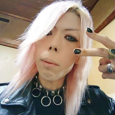 Lx8yfhiaRFosYDW's profile picture. DIR EN GREYとsukekiyoとPetit Brabanconと京さんが生涯の生き甲斐。京さんを崇拝してる京虜「a knot」鳥居ちゃん。
DIRやsukekiyoやプチブラ好きな方や京虜の方のフォロー大歓迎。