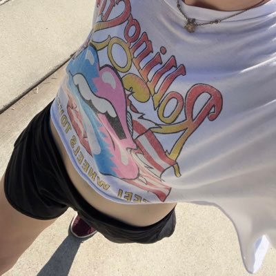 featherrrxxx's profile picture. back after a long hiatus • 25 • edtwt • 18+ ONLY