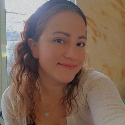 apatymv's profile picture. Amante de 🌊, ☕, 🌮, 🍫 y 🍺.
Soy cáncer y vivo en el drama. ♋️🦀
🖤