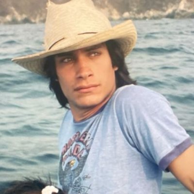 foleoadeux's profile picture. in my own magical world
film watcher / comic reader
eng/esp 🇦🇷 ⚧︎