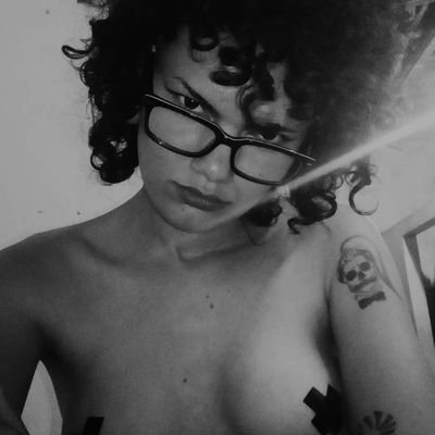 horrorworship's profile picture. i don't know.