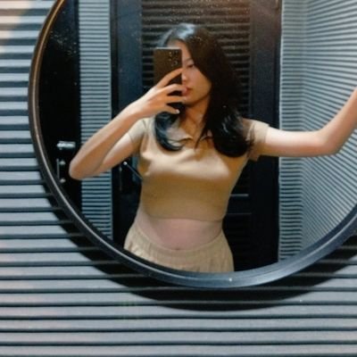 santtycantik's profile picture. 𝗦𝗜 𝗣𝗔𝗟𝗜𝗡𝗚 𝗖𝗨𝗔𝗡 𝗕𝗜𝗞𝗜𝗡 𝗧𝗔𝗝𝗜𝗥 💸  https://t.co/KYhTcNqpLn