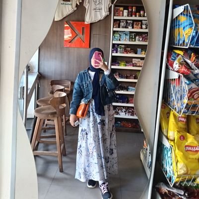 shams_etman's profile picture. Physical Therapy Student Ivl 5 |DU|•ادعوا ل شهد جمال بالرحمه والمغفره.