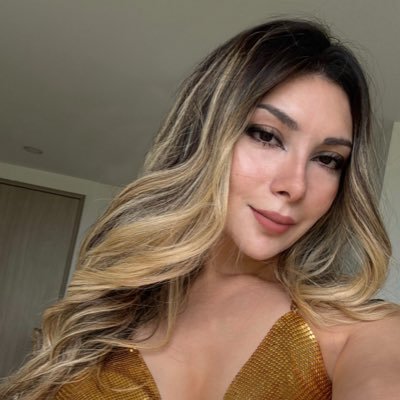 dnlxsw's profile picture. Tengo tacones de aguja magnética