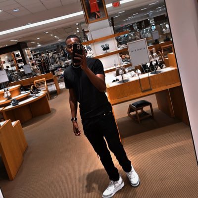 Hadez_98's profile picture. powered by God.  23.  gamer/streamer.