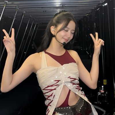 loverrnat's profile picture. my number one girl @futwjen ⭒๋