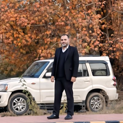 mujeeb_andrabi's profile picture. “I am eager to learn, determined, never give up until I get it right, get on well with all kinds of people, keep a positive attitude, enjoy facing challenges.”