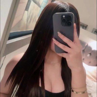 hornyemilyx's profile picture. 