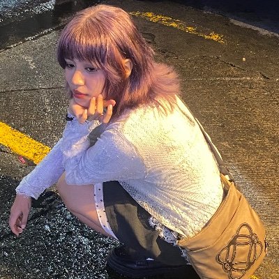 saeryeus's profile picture. purple-haired cat lady ; fashion designer

streaming soon! (it's been 2 years w/ no streams)