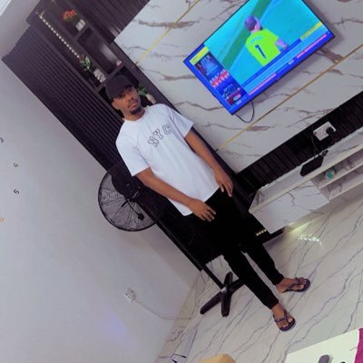 EliSparks99's profile picture. 