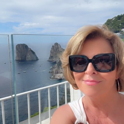 bubbygirl52's profile picture. 