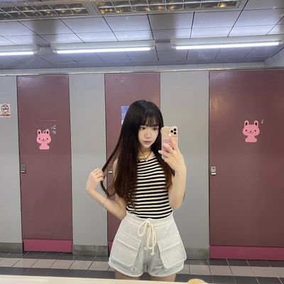 HilllKamro36530's profile picture. 單身23y  喜歡比我大的哥哥  家裡床壞了好幾天   可以去你家借住幾天嗎？私 訊我