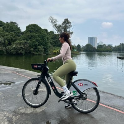 lauraaaamh's profile picture. me gusta el té de jengibre y creo que renaceré en un sauce llorón