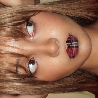 docmartenkisser's profile picture. .