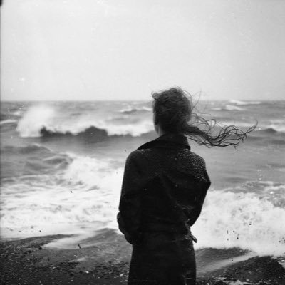 SoManyWolrds's profile picture. En alguna historia, viendo, escribiendo, leyendo y viviendo.