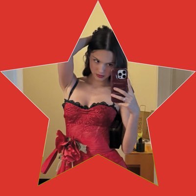 livsosrry's profile picture. luke hemmings lover 🪩 lhq x63 tn x1 cwhq x20 mgc x5