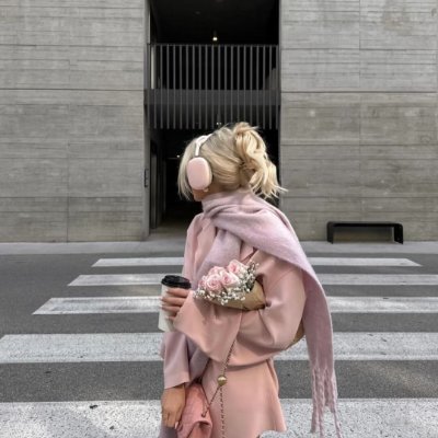 Wren97870889's profile picture. She lives with strength and grace, embracing every challenge as a chance to grow.🎈 Her independence paints life in colors of courage and peace✨✨✨