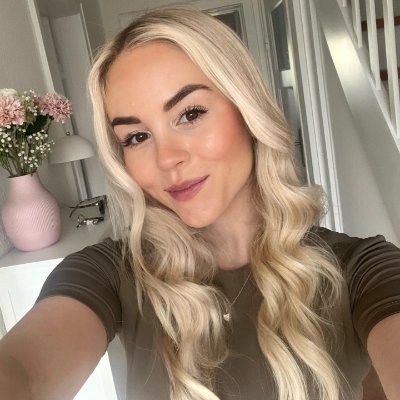 VeloraWinds's profile picture. 🏠The mission of designers is to break conventions through innovation, reshape the world with a unique perspective, and create more possibilities and value. 🕍