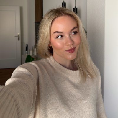 __Julia_Scott_'s profile picture. 🍁Designers imbue products with soul and life, presenting endless creative possibilities through the ingenious combination of color, shape, and function.🕍