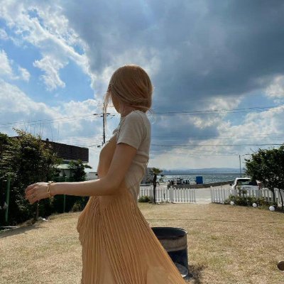 Noa53834431's profile picture. She lives with strength and grace, embracing every challenge as a chance to grow.🎈 Her independence paints life in colors of courage and peace✨✨✨