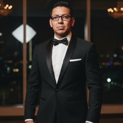 NeiraAbogado's profile picture. Abogado por @lacentralec
Político de toda la vida.
Presentador, narrador y comentarista deportivo. Árbitro de fútbol, Papá en aprendizaje permanente.