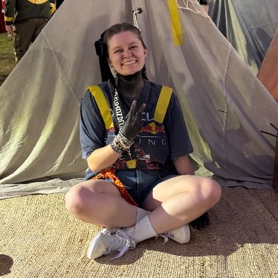 shaylofolina's profile picture. entertain my faith. //
+ hi. 
+ crop top tyjo. 🤍  
+ saved by grace. ✝️
+ clinging to promises on ao3. ⬇️