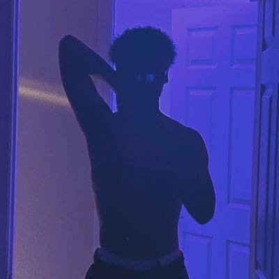 mrstallii's profile picture. ♉︎ || 6 foot 1 || ✭ ✭ ✭ ✭ ✭ || suspended @ 27k