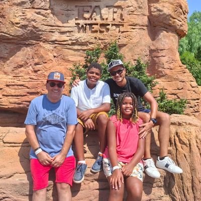 Khryss_Eme's profile picture. Passionné par le voyage 🧳, la découverte de nouveaux lieux 🌎, les langues 👅 et cultures du monde 🗽