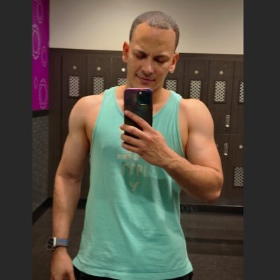 rmol17's profile picture. 🇵🇷RN BSN 🩺💉💊| Biologist 🔬🧬🦠🧫| Daydreamer 🪐🤞🏽❤️ (1/21/23 & 8/26/23)