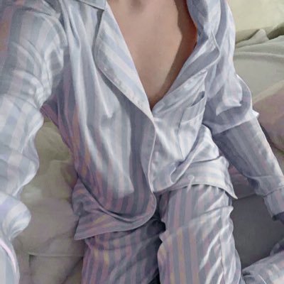 justrariibunnyy's profile picture. 